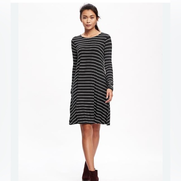 Old Navy Dresses & Skirts - Old Navy Black and White Striped Jersey Knit Swing  Dress L